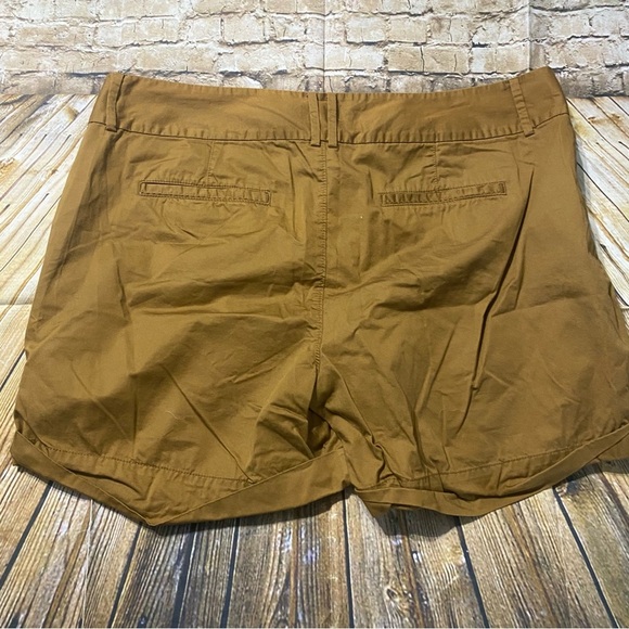 Old Navy Brown Cotton Cuffed Chino Shorts - Picture 2 of 4